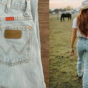 Wrangler 90s Vintage Classic LightWash Boot Cut Jeans